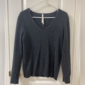 Aritzia cashmere sweater, gray, size medium, like new.